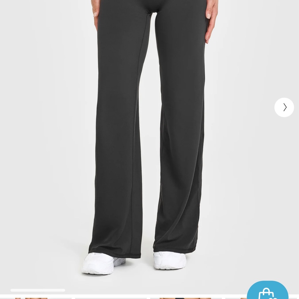 SoftMotion Straight
Leg Bottoms
Black
S - Regular Length